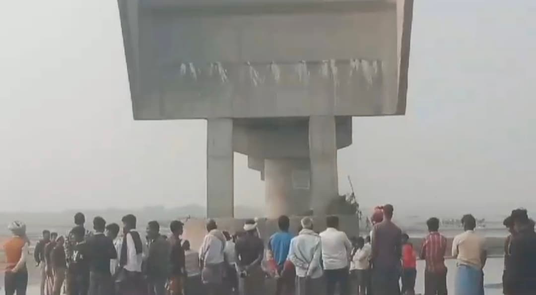 UP News : गूगल मैपिंग लगाकर यात्रा कर रहे थे तीन दोस्त, फिर जो हुआ पढ़कर आप भी रह जाएंगे हैरान  

