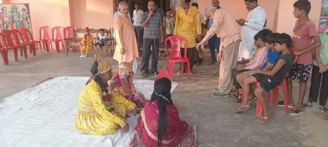Pilibhit Uttar : बीसलपुर श्री रामलीला में पार्वती जन्म का हुआ मंचन