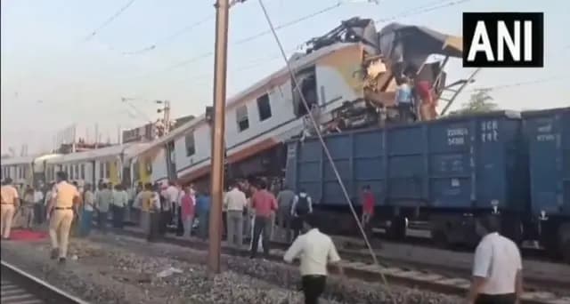 Chhattisgarh News : पैसेंजर ट्रेन और मालगाड़ी के बीच भीषण टक्कर, 6 लोगों की मौत कई घायल 