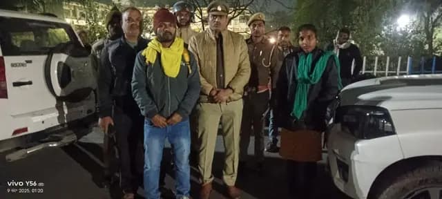 Sonbhadra news : पुलिस एवं मिशन शक्ति केंद्र की तत्परता से भटकी हुई बालिका सकुशल परिजनों को सुपुर्द