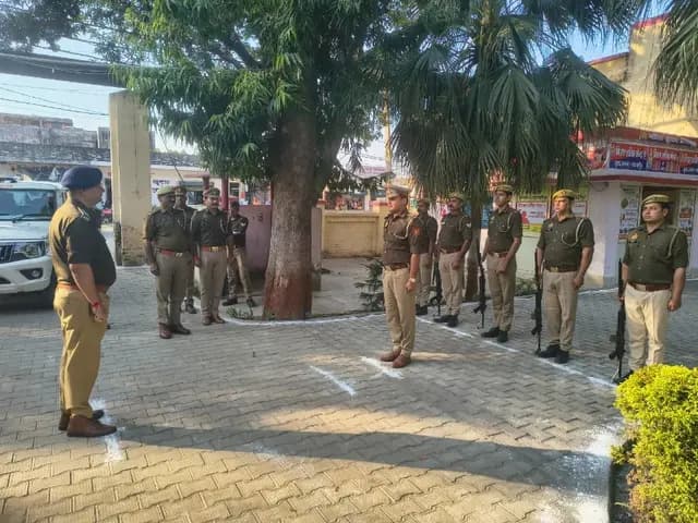 Shahjahanpur news : क्षेत्राधिकारी ने थाने का किया त्रैमासिक निरीक्षण