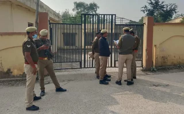 सोनभद्र खनन हादसा अपडेट : रेस्क्यू अभियान के बाद खदान से शव मिलने का सिलसिला जारी, सुबह पोस्टमार्टम भेजे गए 4 शव 