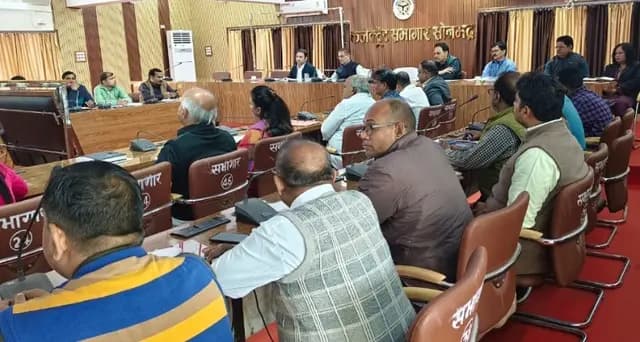 Sonbhadra News : IGRS निस्तारण में लापरवाही पर भड़के डीएम, सीएमओ सहित 9 अधिकारियों को स्पष्टीकरण जारी करने का दिया निर्देश 