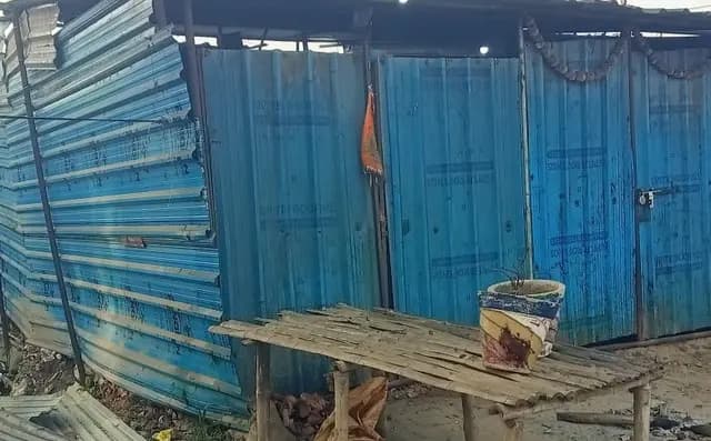 Sonbhadra News : फर्जी पट्टे के खेल में पूरा सदर तहसील फंसा, मगर कार्यवाही महज लेखपाल पर, बीजेपी नेता ने दोषी अधिकारियों पर कार्यवाही की मांग की  