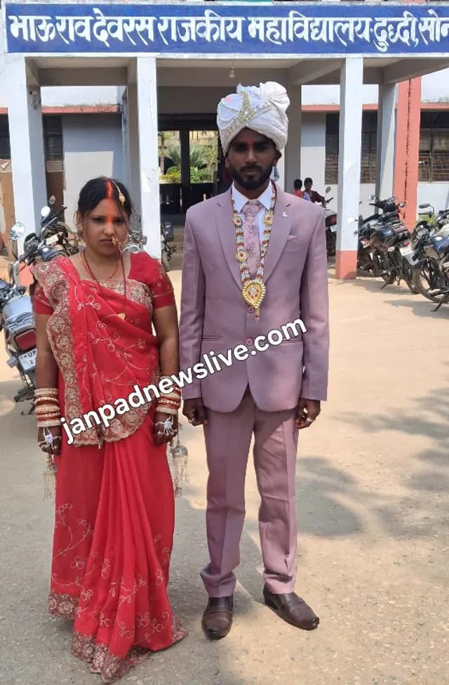 Sonbhadra News :सात फेरे लेने के बाद दुल्हन ससुराल नहीं बल्कि सीधे पहुंच गई यहां,दूल्हा बाहर 3 घंटा करता रहा इंतजार, दुल्हन बोली ये था जरूरी 