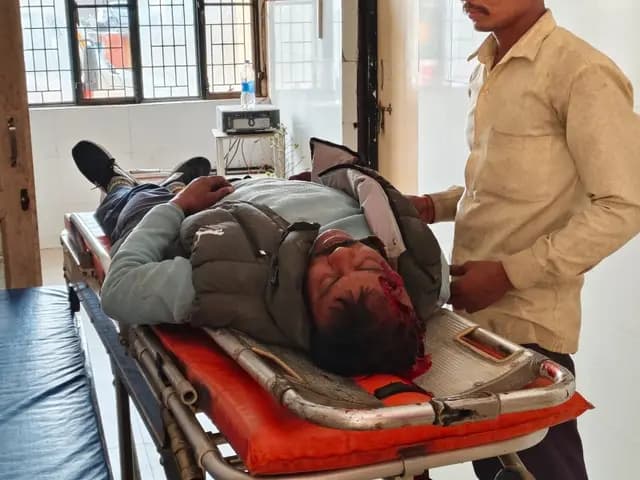 Shahjahanpur news : अलग अलग सड़क हादसे में तीन लोग घायल, एक रेफर