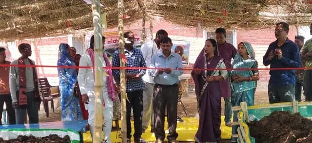 Sonbhadra News : लघु एवं सीमांत किसानों के लिए बर्मी कंपोस्ट यूनिट की स्थापना, जैविक खेती को मिला बढ़ावा