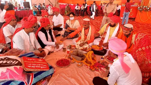 Sonbhadra News : मुख्यमंत्री सामूहिक विवाह योजना : लक्ष्य पूरे हो गए तो प्रशासन ने 8 कन्याओं को सूची से कर दिया बाहर, सीडीओ ने दिया जांच का आश्वसान