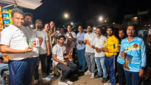 Sonbhadra News : अधिवक्ता बनाम पत्रकार मैच में पत्रकार टीम की शानदार जीत, क्वार्टर फाइनल में बनाई जगह 