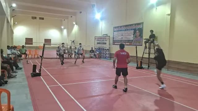 Sonbhadra News : 'सोनभद्र बैडमिंटन लीग टीम चैंपियनशिप 2026' में शीर्ष 4 टीमों ने बनाई नॉकआउट चरण में जगह