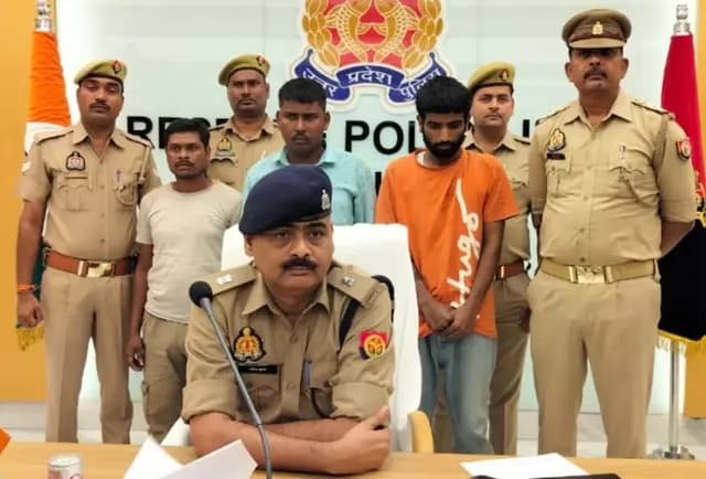 Sonbhadra News : पुलिस का नशे के सौदागरों पर प्रहार, डोडा-अफीम तस्करी से जुड़े तीन वांछित आरोपी मुठभेड़ के बाद गिरफ्तार
