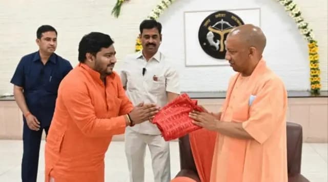 UP News : लखनऊ में दिनदहाड़े हिन्दू युवा वाहिनी के नेता धीरेन्द्र प्रताप सिंह की हत्या 