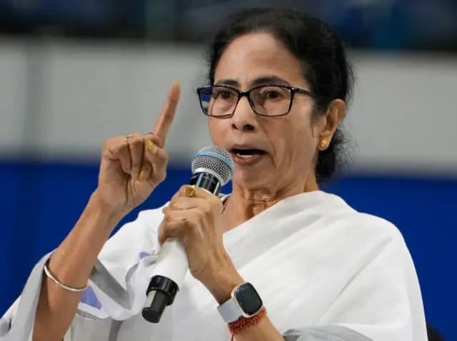 चुनाव आयोग का बड़ा फैसला, ममता गुट और अरूप रॉय गुट नहीं कर सकेंगे TMC नाम या "फूल और घास" चुनाव चिन्ह का इस्तेमाल 