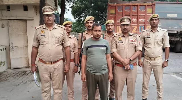 Sonbhadra News : 25 हजार के इनामी डॉक्टर को कस्टडी रिमांड पर लेकर घटना में प्रयुक्त चिकित्सकीय उपकरण किया गया बरामद