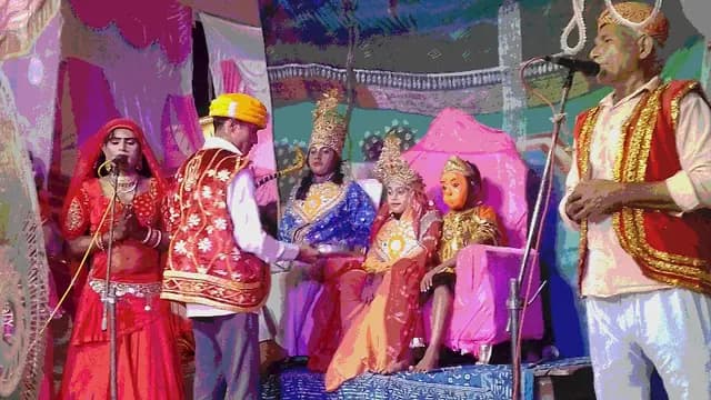 Sonbhadra News : रामलीला में दिखाई गयी कैकेई कोप भवन की लीला 