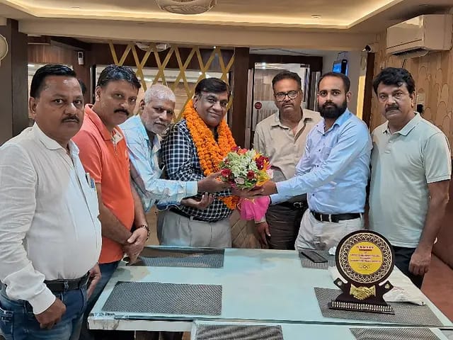 Sonbhadra Sports News : भव्य तरीके दी गई जिला ओलम्पिक संघ के वरिष्ठ उपाध्यक्ष को विदाई 