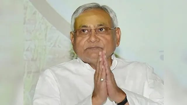 बिहार चुनाव से पहले सीएम नीतीश कुमार का पत्रकारों को तोहफा, पेंशन राशि में इजाफा 
