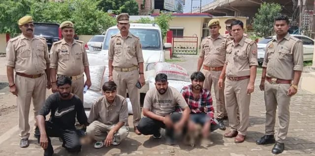 Sonbhadra News : स्कार्पियो में छिपाकर ले जा रहे थे 4.50 लाख रूपये क़ीमत का डोडा, पुलिस ने चार को दबोचा