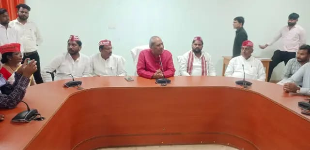 Sonbhadra News : मोदी-योगी से लड़ते-लड़ते थक गए तो चुनाव आयोग से लड़ने लगे राहुल गांधी- संजय निषाद 