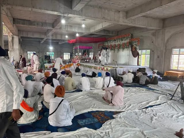 Shahjahanpur news : नगर खुटार के गुरुद्वारा में धूम धाम से मनाई गई बाबा सुखदेव सिंह की 42 वीं बरसी