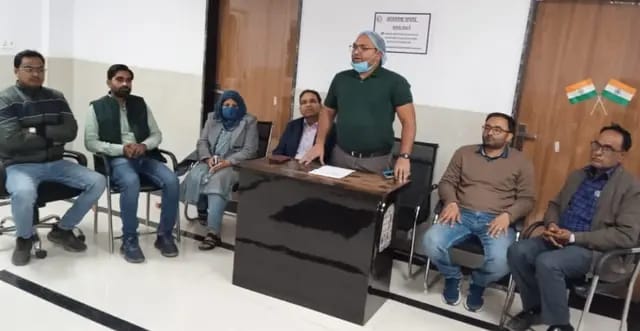 Sonbhadra News : संतुलित आहार, स्वस्थ आदत कैंसर से बचाव में सहायक - डॉ0 श्रीकांत पटेल 