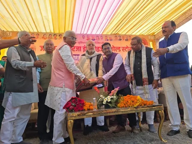 Shahjahanpur news : वित्त मंत्री ने जय अजय गिरजा इंटरप्राइजेज कोल्ड स्टोर का फीता काट कर किया शुभारंभ