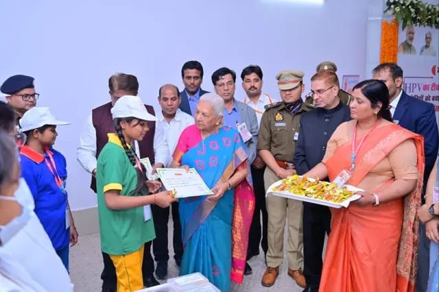 Sonbhadra News : सरकार की योजनाओं का लाभ समाज के अंतिम व्यक्ति तक पहुँचाना प्रशासन की प्राथमिक जिम्मेदारी है- राज्यपाल 