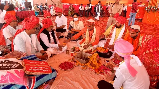 Sonbhadra News : मुख्यमंत्री सामूहिक विवाह योजना : लक्ष्य पूरे हो गए तो प्रशासन ने 8 कन्याओं को सूची से कर दिया बाहर, सीडीओ ने दिया जांच का आश्वसान