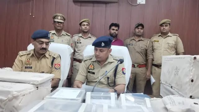 Chandauli News : चंदौली में जाली नोट बनाने वाले गिरोह का पर्दाफाश, एक गिरफ्तार, दो बाल अपचारी हिरासत में