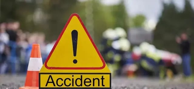 UP News : कुशीनगर में श्रद्धालुओं से भरी ट्रैक्टर-ट्रॉली पलटी, चार महिलाओं की मौत