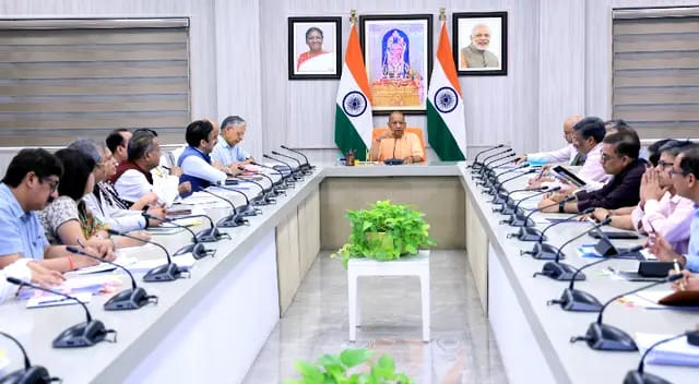 UP News : वैश्विक संकट को लेकर सीएम योगी ने की उच्चस्तरीय बैठक, मंत्रियों की फ्लीट में तत्काल 50 प्रतिशत कमी करने के निर्देश 