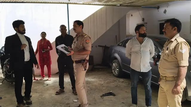 Sonbhadra News : बाइक से आए बेखौफ चोर और चंद मिनट में उड़ा ले गए अपाचे, सीसीटीवी में कैद हुई वारदात