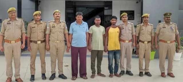 Sonbhadra News : सुनसान रास्तों का 'शिकारी गैंग' चढ़ा पुलिस के हत्थे, सरगना समेत तीन गिरफ्तार