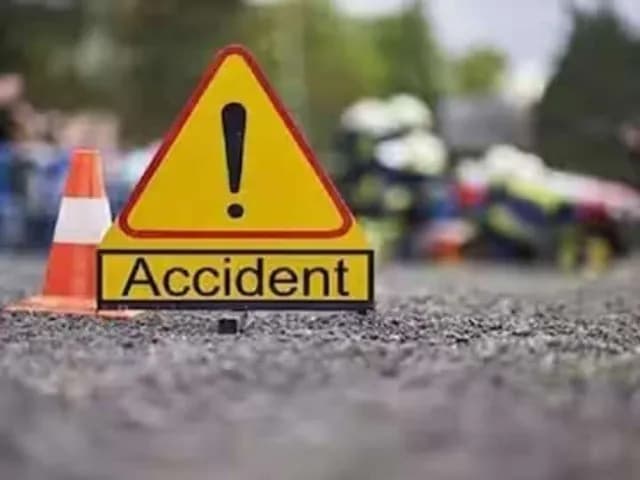 UP News : रक्षाबंधन पर घर लौट रहा परिवार हुआ हादसे का शिकार, तीन लोगों की मौत