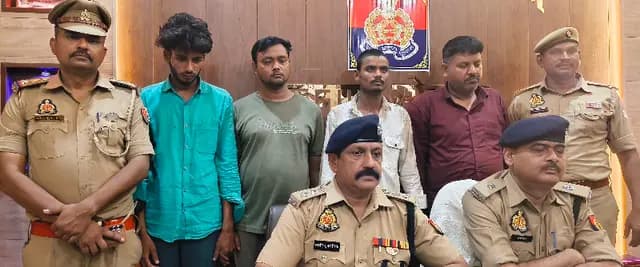 Sonbhadra News : उड़ीसा से गांजा लेकर जा रहे थे बलिया, 36.5 किग्रा गांजा के साथ चार अंतरप्रांतीय तस्कर गिरफ्तार