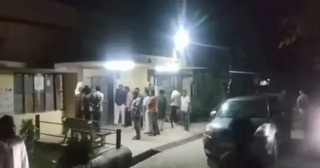 UP News : रामलीला मेला कमेटी को लेकर दो पक्षों के बीच खूनी संघर्ष, फायरिंग में तीन लोगों की मौत